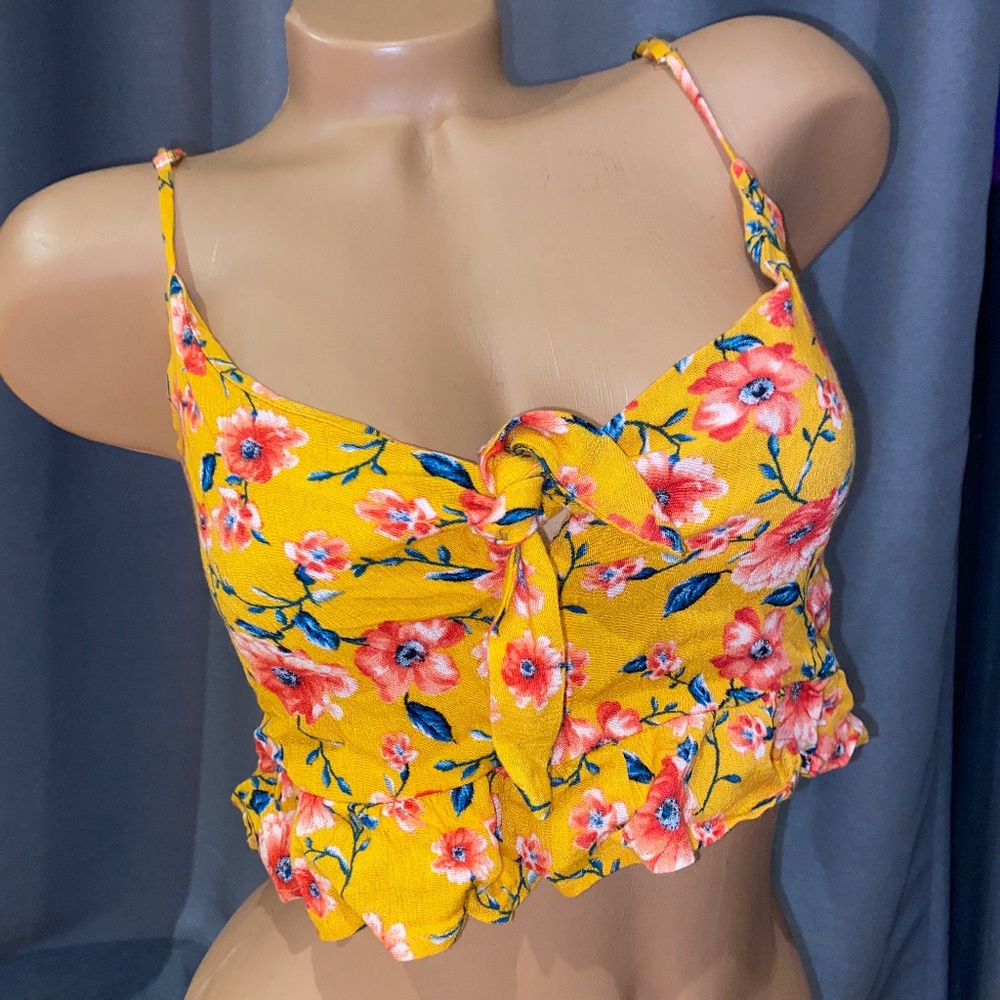 Tilly's Full Tilt Floral Top NWT